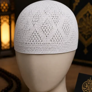طاقية بيضاء
