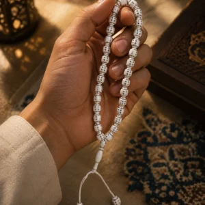 سبحة أكريليك أبيض منقط